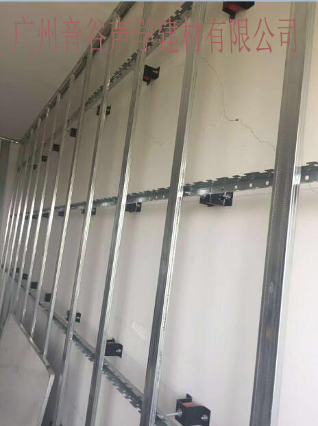 珠海酒吧工程隔音墙体墙面减震器装修施工中